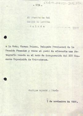 Carta del president a la delegada provincial de la Secció femenina oferint-li una fotografia del XII Concurs-Exposició de Crisantems.